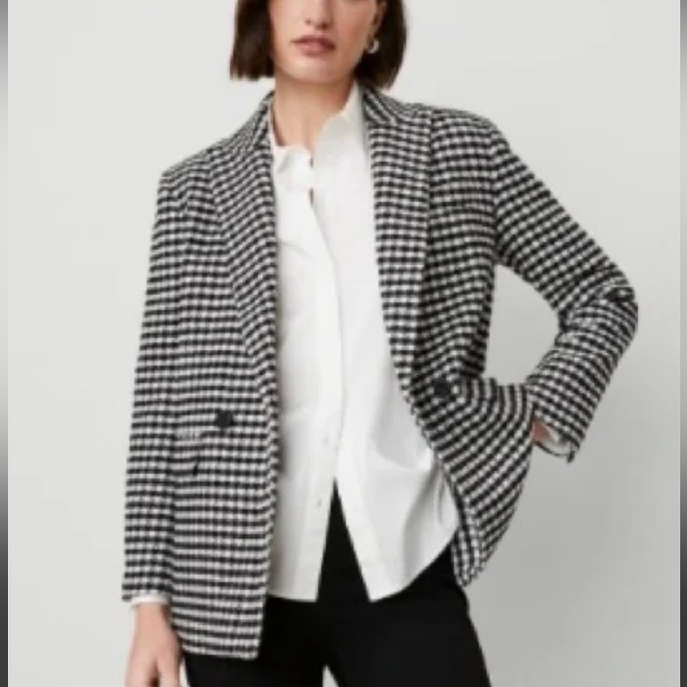 Like New- Ann Taylor double checked black & white blazer, size 6